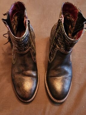 Spring Step L'Artiste womens Booties